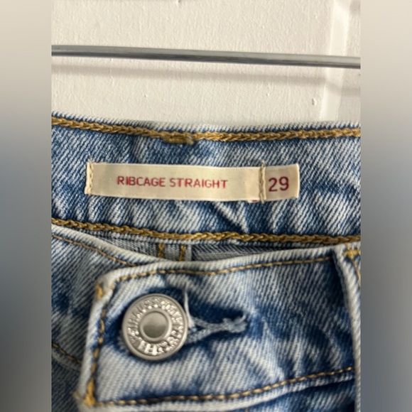 Levi’s Ribcage Straight Jeans in Tango Light | Size 29 - Picture 4 of 4